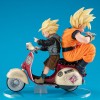 Dragon Ball Z - Desktop Real McCoy 05 Super Saiyan Son Goku & Super Saiyan Son Gohan & Motorbike 16cm EXCL