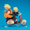 Dragon Ball Z - Desktop Real McCoy 05 Super Saiyan Son Goku & Super Saiyan Son Gohan & Motorbike 16cm EXCL